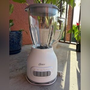 Oster White Glass Blender